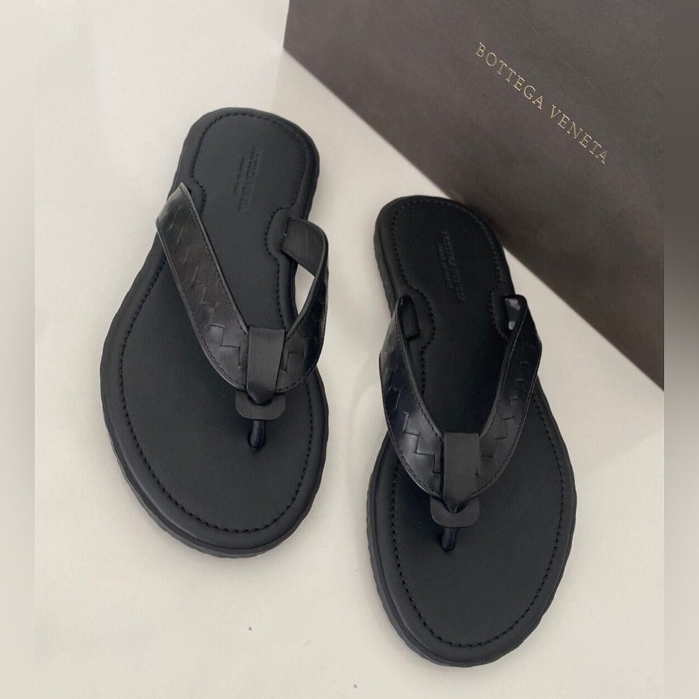BOTTEGA VENETA MEN'S LEATHER BLACK
SANDALS